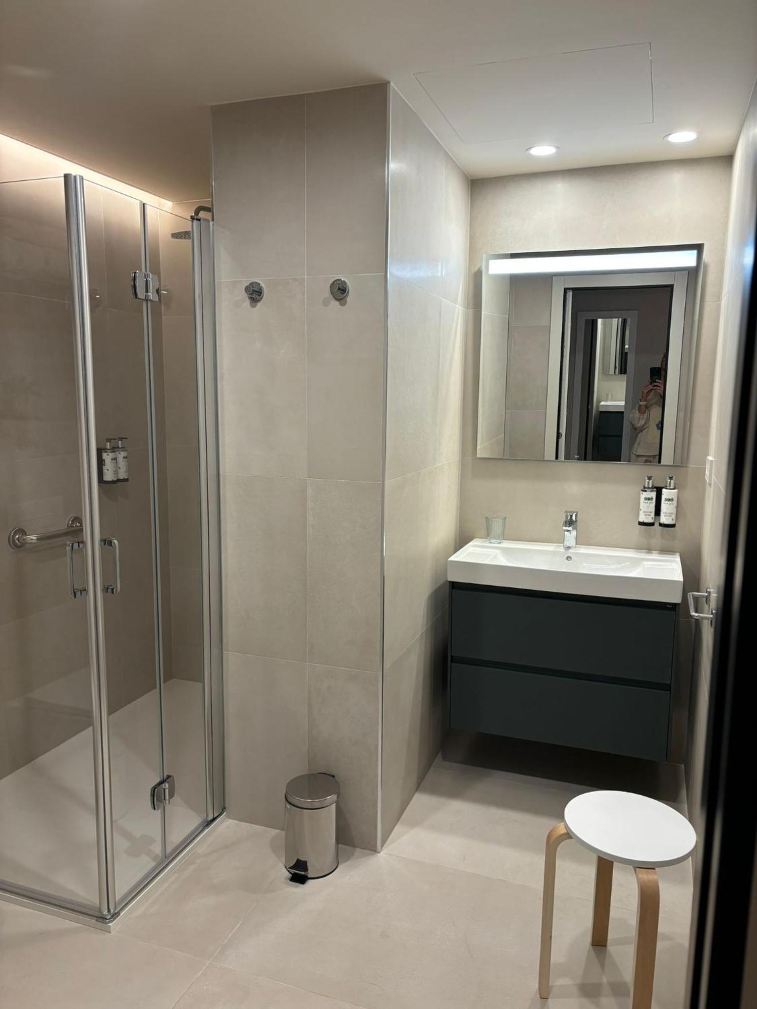 Apartamentos Joaquin Costa Santander Esterno foto