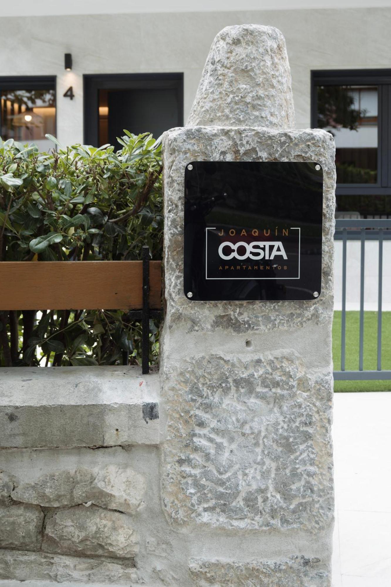 Apartamentos Joaquin Costa Santander Esterno foto