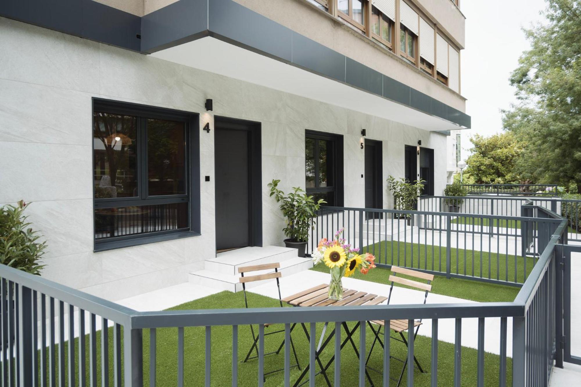 Apartamentos Joaquin Costa Santander Esterno foto