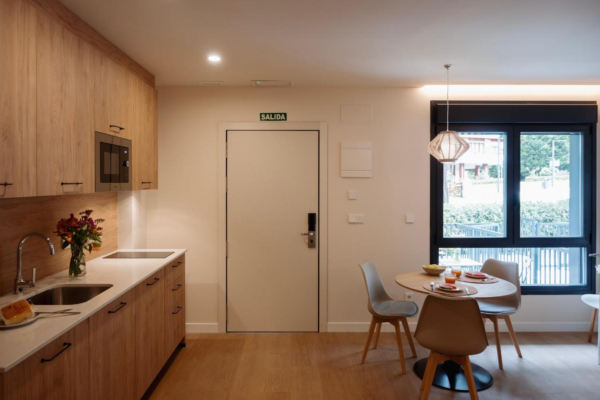 Apartamentos Joaquin Costa Santander Esterno foto