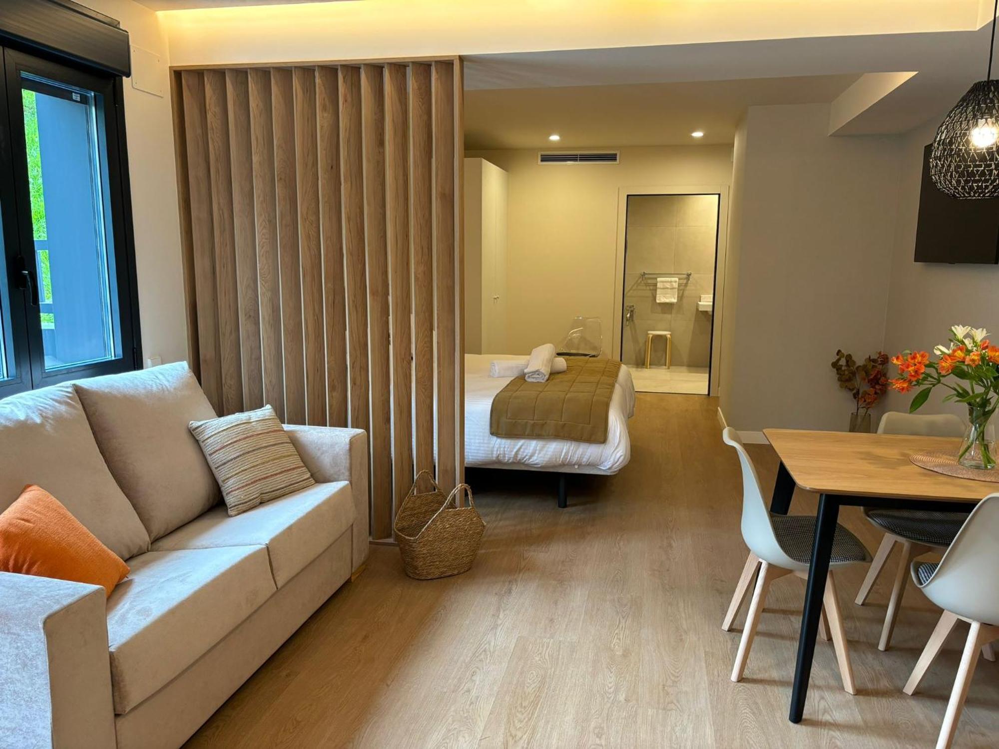 Apartamentos Joaquin Costa Santander Esterno foto