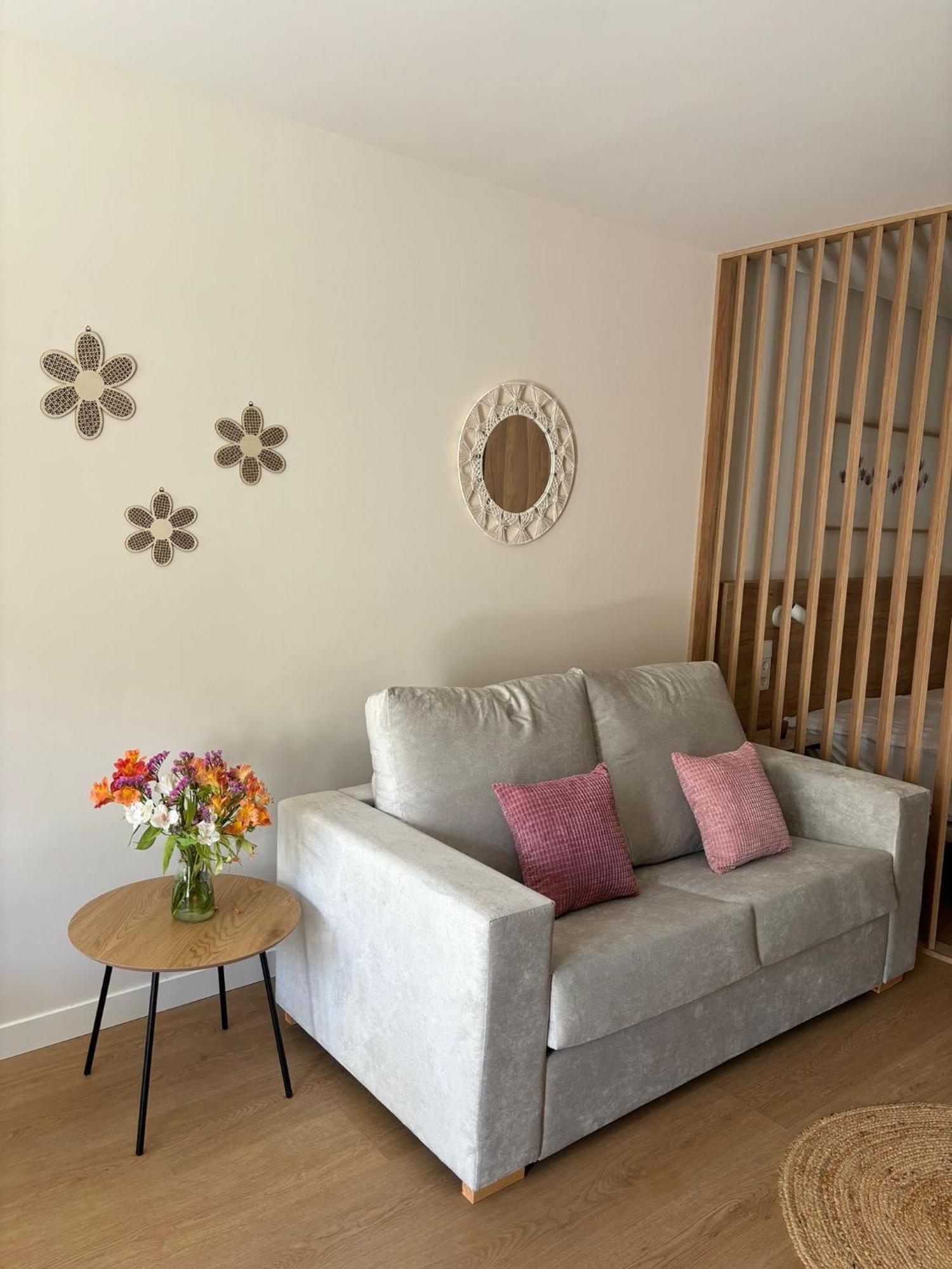 Apartamentos Joaquin Costa Santander Esterno foto