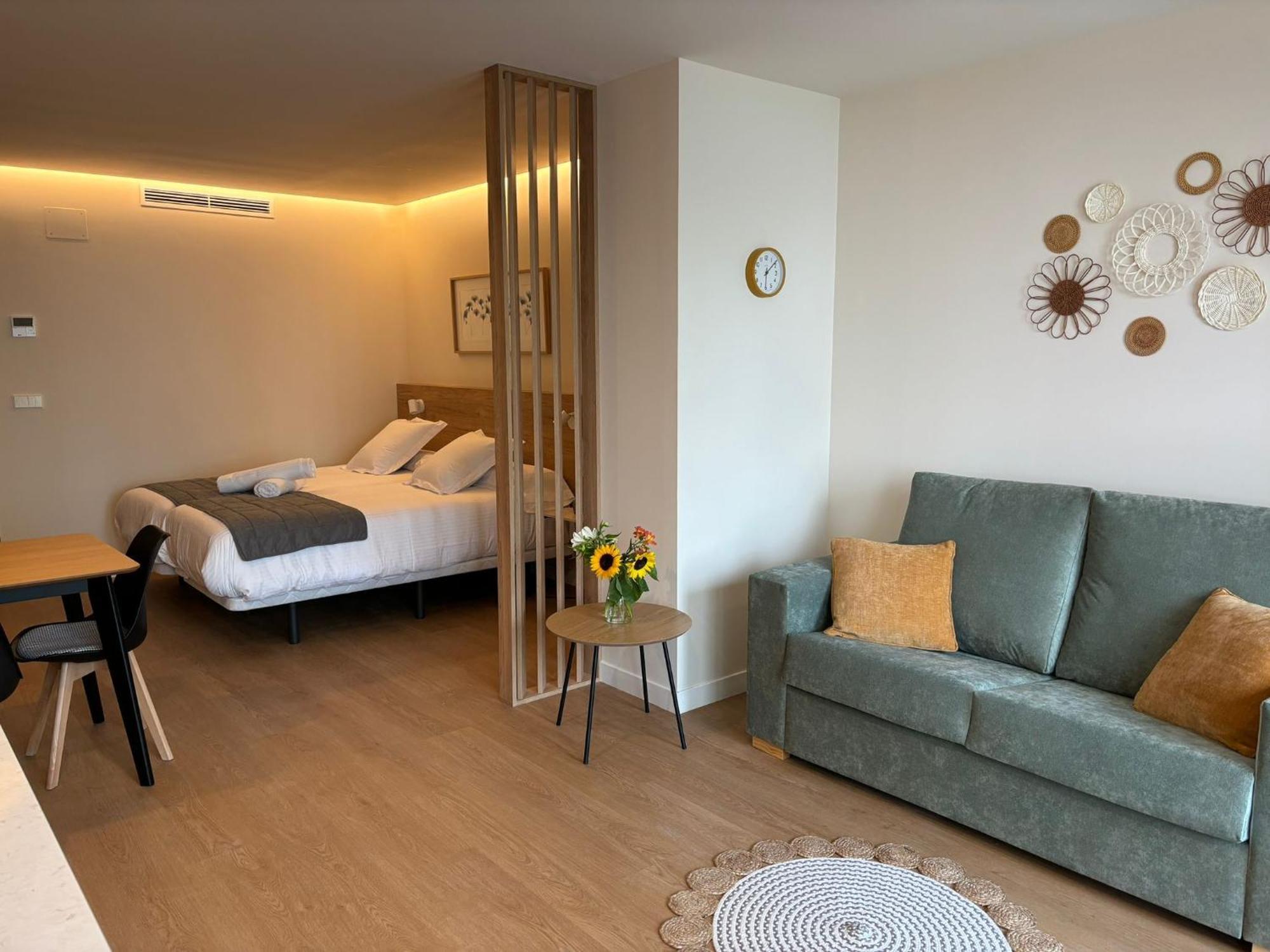 Apartamentos Joaquin Costa Santander Esterno foto