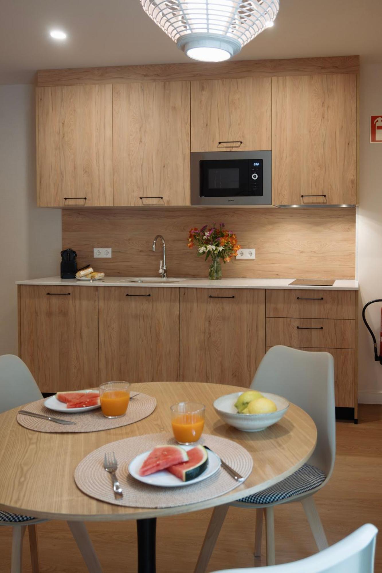 Apartamentos Joaquin Costa Santander Esterno foto