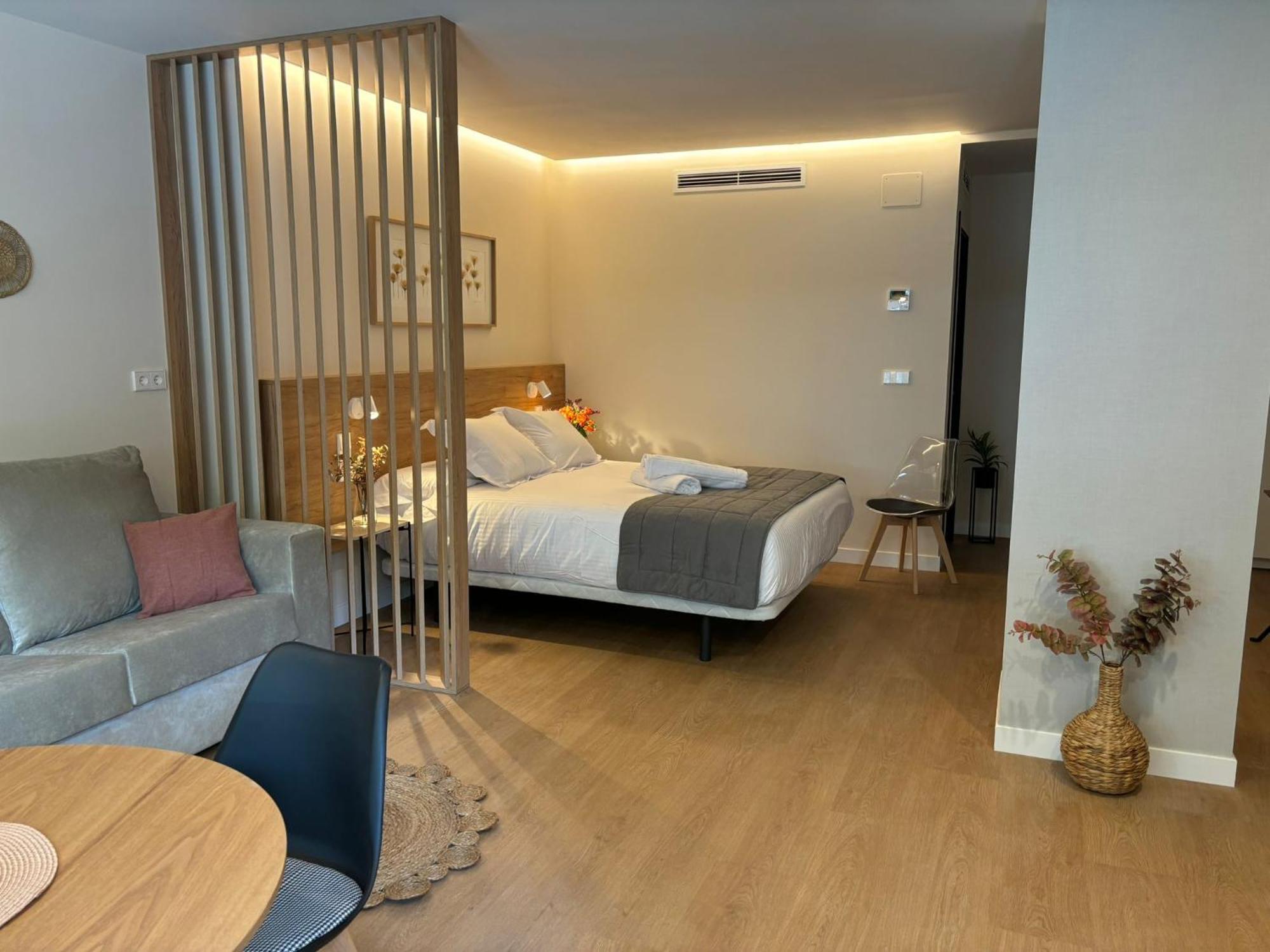 Apartamentos Joaquin Costa Santander Esterno foto