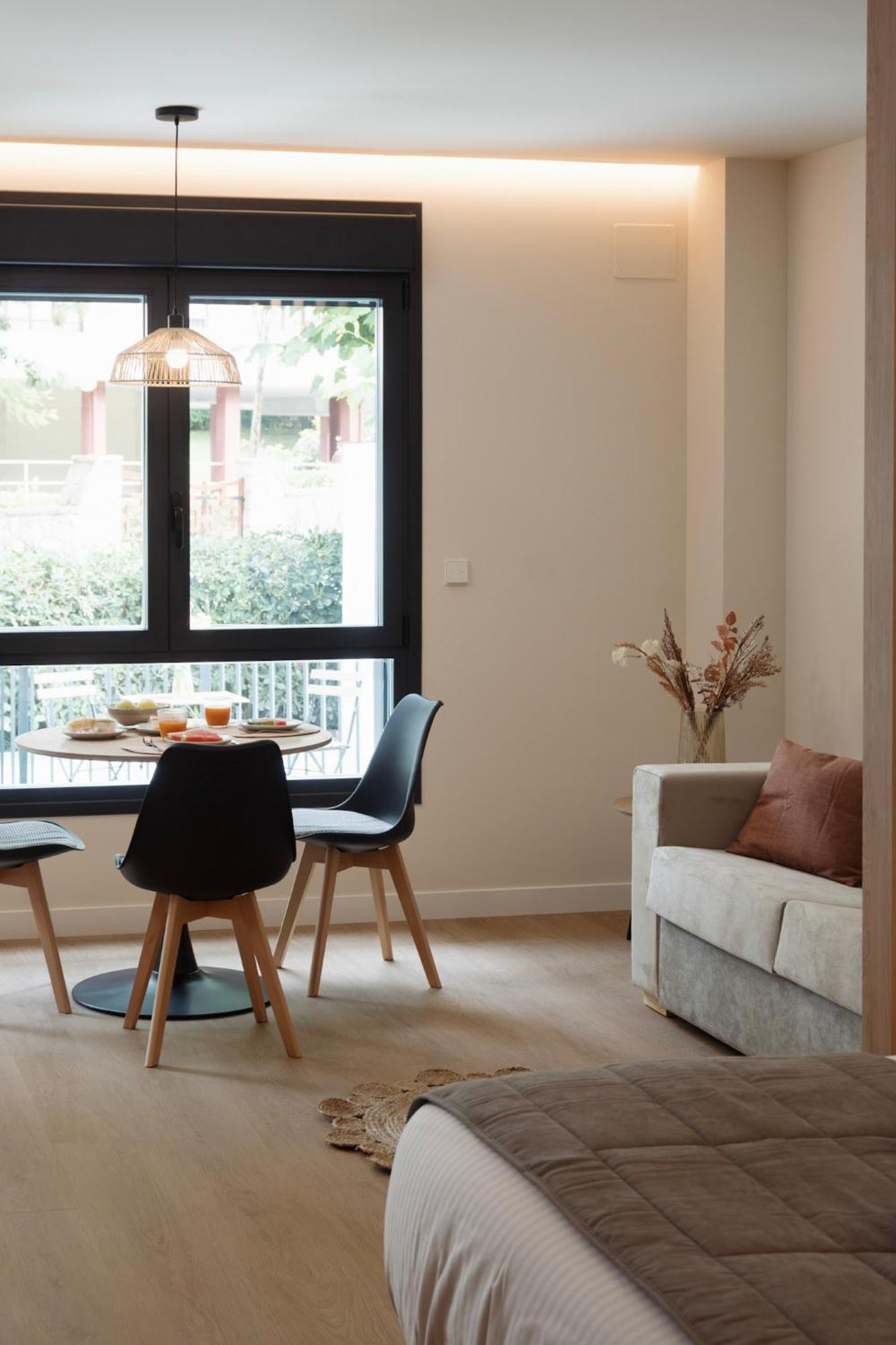 Apartamentos Joaquin Costa Santander Esterno foto
